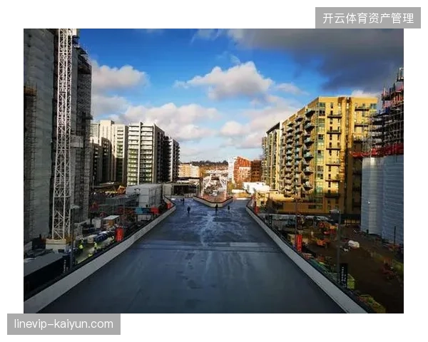 伦敦温布利球场通过引入国际顶级商业巡演，成功平衡了季节性体育版权收入的大幅起落